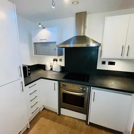 Exquisite City Centre Apartment - Recently Refurbed - 2 Bed 2 Bath - Free Parking - Netflix Amazon Disney Birmingham Exterior photo