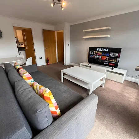 Exquisite City Centre Apartment - Recently Refurbed - 2 Bed 2 Bath - Free Parking - Netflix Amazon Disney Birmingham Exterior photo