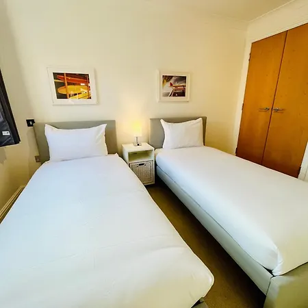 Exquisite City Centre Apartment - Recently Refurbed - 2 Bed 2 Bath - Free Parking - Netflix Amazon Disney Birmingham Exterior photo