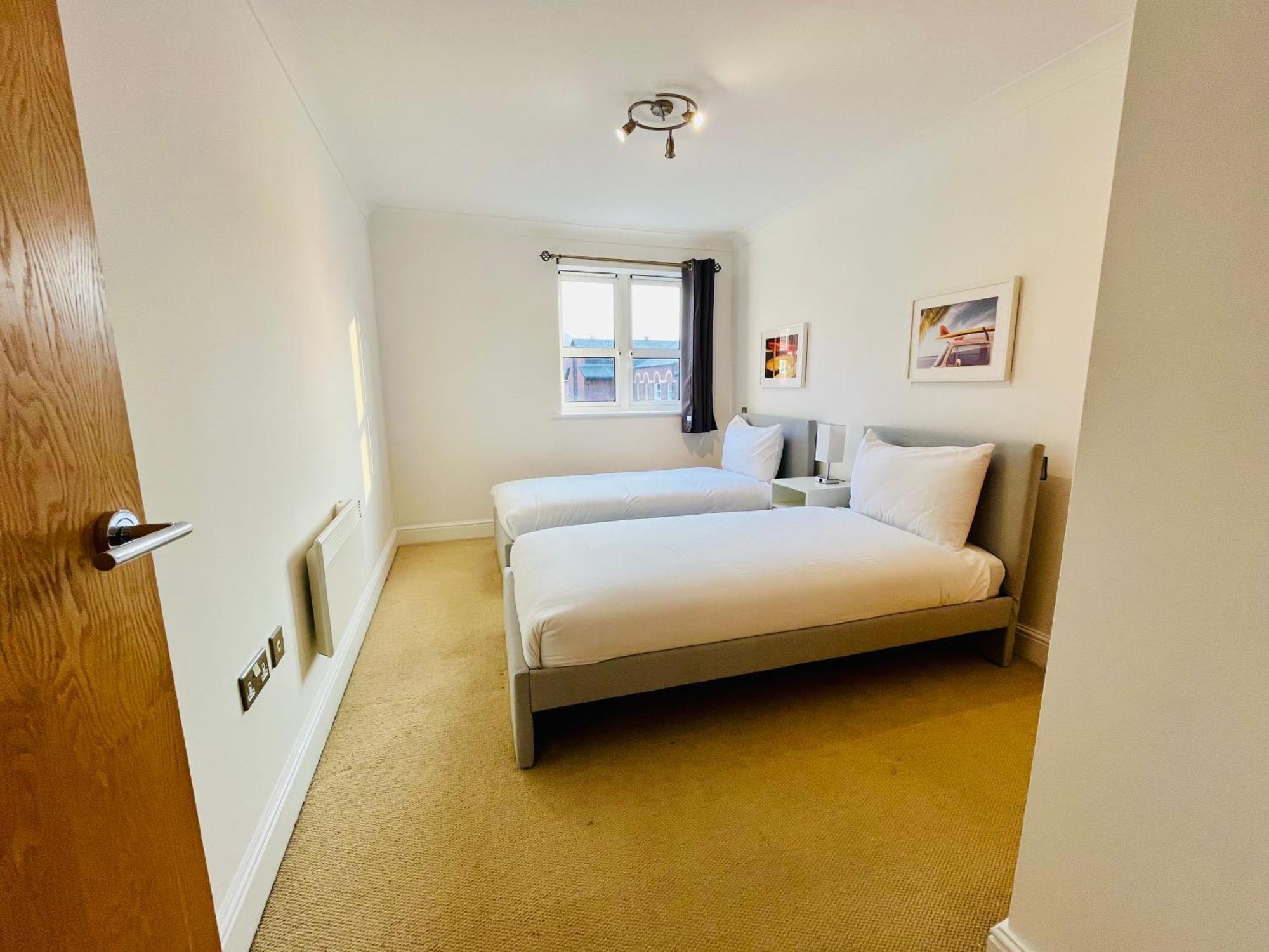 Apartment Exquisite Centre - Recently Refurbed - 2 Bed 2 Bath - Free Parking - Netflix Amazon Birmingham